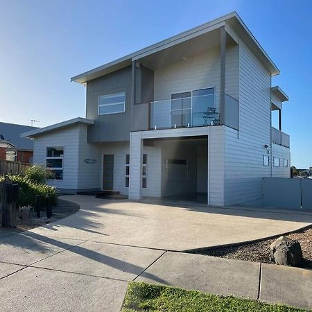 Luxurious, Spacious Beach House Villa Cowes Exterior photo